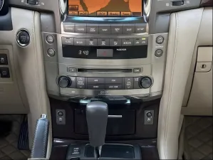 2010 لكزس أل أكس ٥٧٠