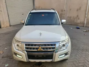 2022 Mitsubishi Pajero in dubai