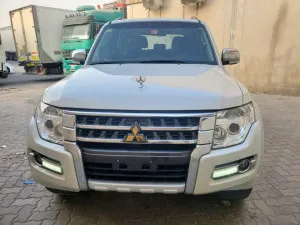 2022 Mitsubishi Pajero