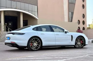 2022 Porsche Panamera