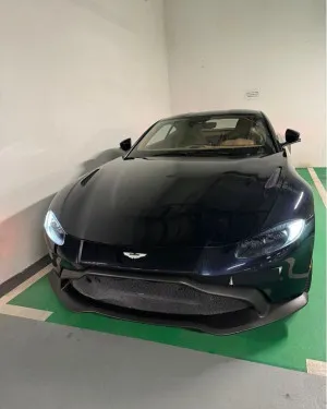 2020 Aston Martin Vantage in dubai