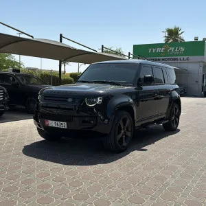 2023 لاند روفر ديفندر in dubai