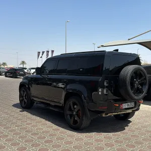 2023 لاند روفر ديفندر