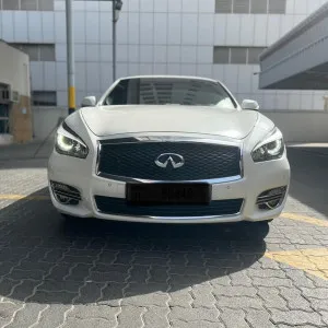 2018 Infiniti Q70 in dubai