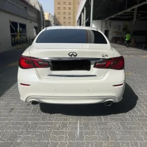 2018 Infiniti Q70