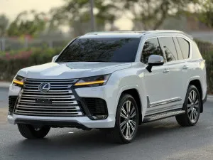 2025 لكزس ال اكس ٧٠٠ in dubai