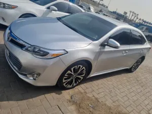 2013 Toyota Avalon in dubai