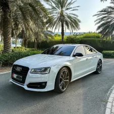 2016 اودي اس ٨