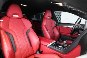 2023 BMW M8