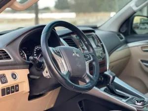 2017 Mitsubishi Montero