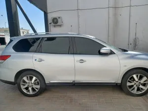 2015 نيسان باثفايندر 