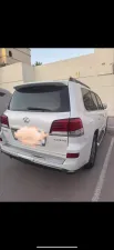 2010 لكزس أل أكس ٥٧٠