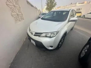 2015 تويوتا راف ٤ in dubai