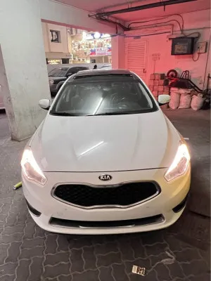2014 كيا كادنزا in dubai