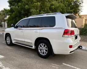 2017 Toyota Land Cruiser