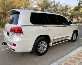 2017 Toyota Land Cruiser