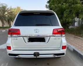 2017 Toyota Land Cruiser