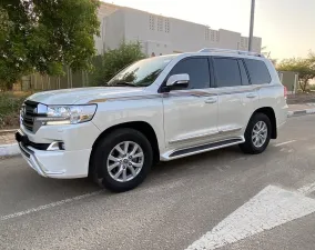 2017 Toyota Land Cruiser