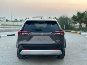 2019 تويوتا راف ٤