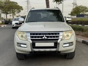 2015 ميتسوبيشي باجيرو