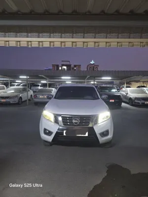 2016 نيسان نافارا in dubai