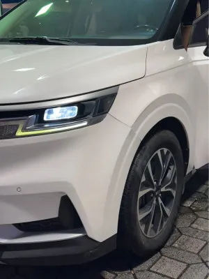 2021 Kia Carnival in Dubai