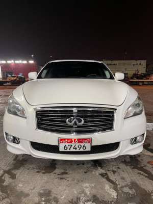 2011 Infiniti M37 in dubai