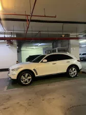 2014 Infiniti QX70 in dubai
