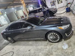 2018 Genesis G90