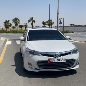 2014 Toyota Avalon in dubai