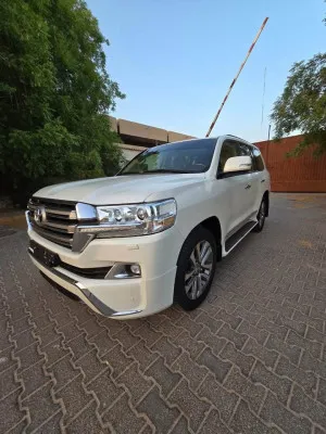 2017 Toyota Land Cruiser in dubai