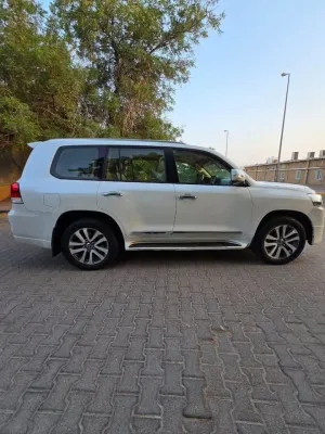 2017 Toyota Land Cruiser