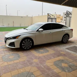 2023 Nissan Altima in dubai