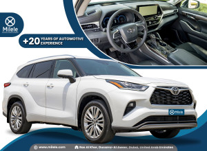 2023 Toyota Highlander in dubai