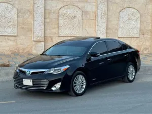 2014 Toyota Avalon in dubai