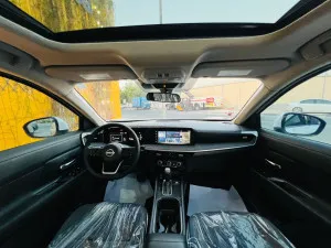 2025 Nissan KICKS
