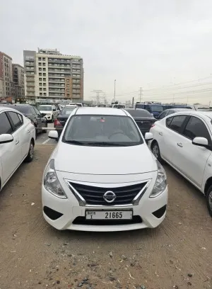 2022 نيسان صني in dubai