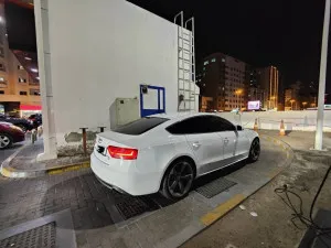 2015 اودي آي ٥
