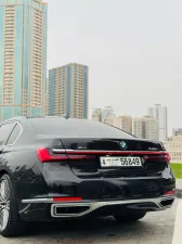 2022 بي أم دابليو الفئة - 7  
