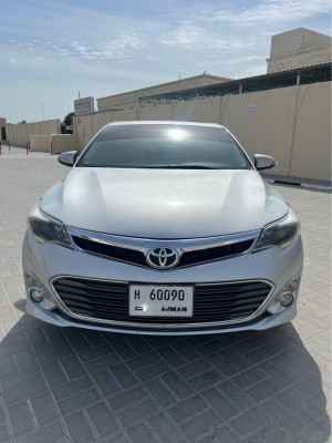 2014 Toyota Avalon in dubai