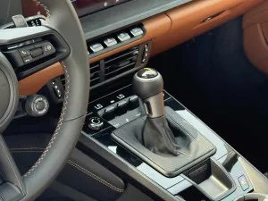 2025 بورش 911 كاريرا