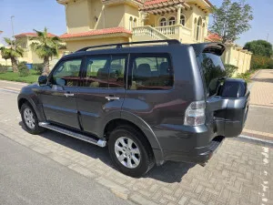 2016 Mitsubishi Pajero