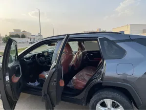 2020 تويوتا راف ٤
