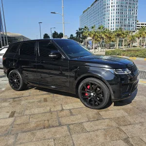 2018 Land Rover Range Rover Sport in dubai
