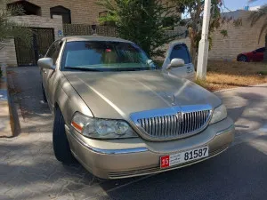 2011 Lincoln Town Car in dubai