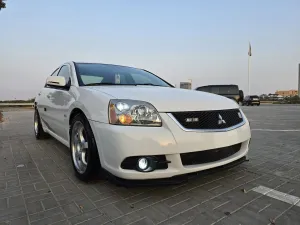 2012 ميتسوبيشي جلنت