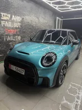 2017 Mini Convertible in dubai