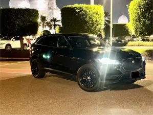 2019 جاكوار اف بيس
