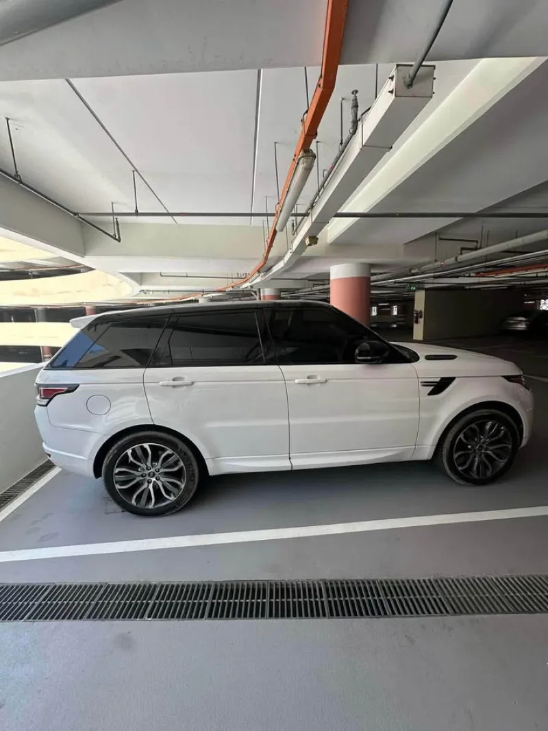 2015 Land Rover Range Rover Sport in Dubai