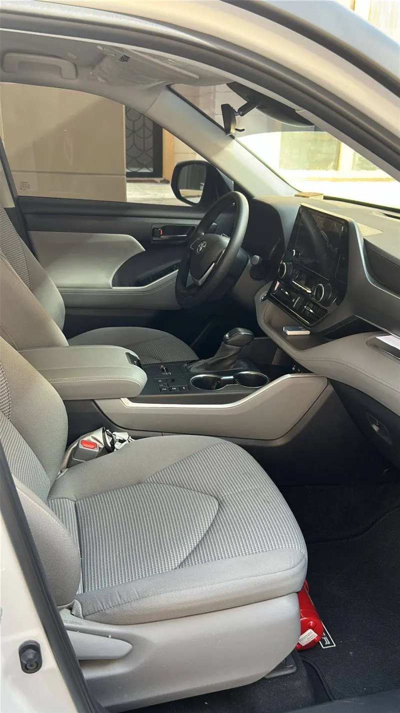 2024 Toyota Highlander in Dubai